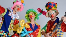 Stilt Clowns Trio